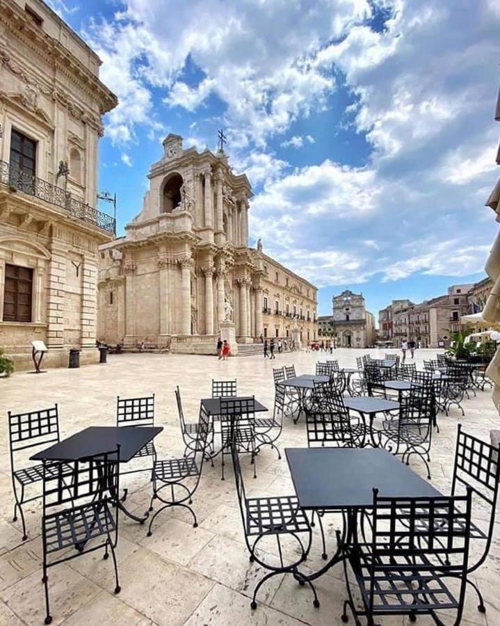 Ortigia Charme Piazza Duomo Apartment Syracuse Exterior photo