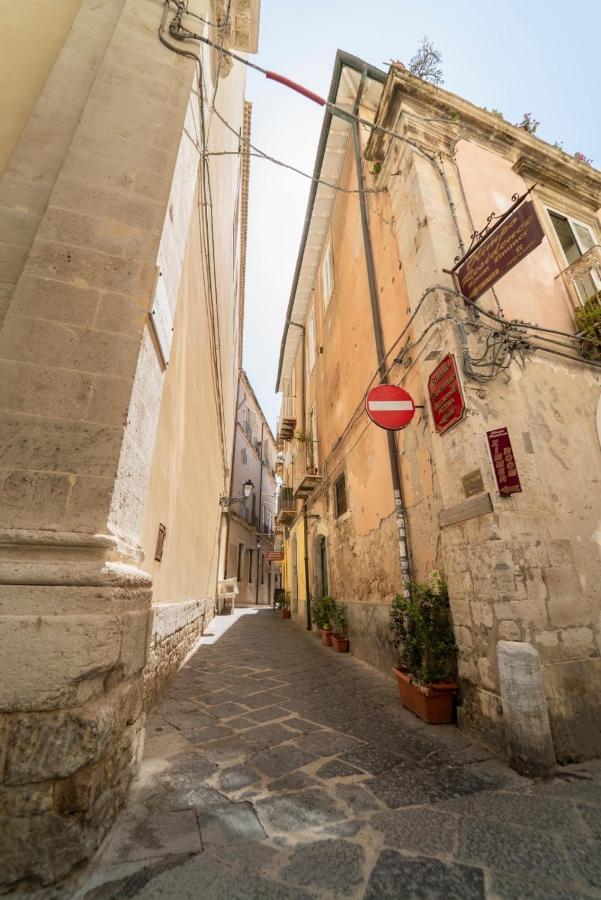 Ortigia Charme Piazza Duomo Apartment Syracuse Exterior photo