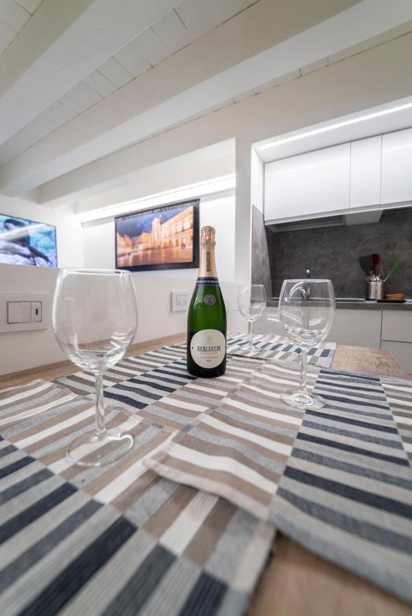 Ortigia Charme Piazza Duomo Apartment Syracuse Exterior photo